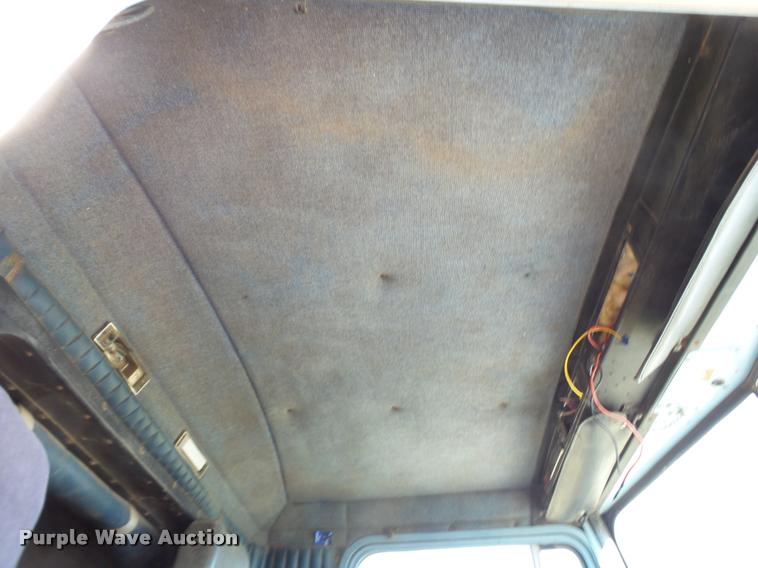 image for item L1563 1987 Kenworth service truck