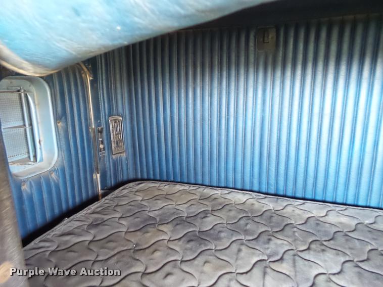 image for item L1563 1987 Kenworth service truck