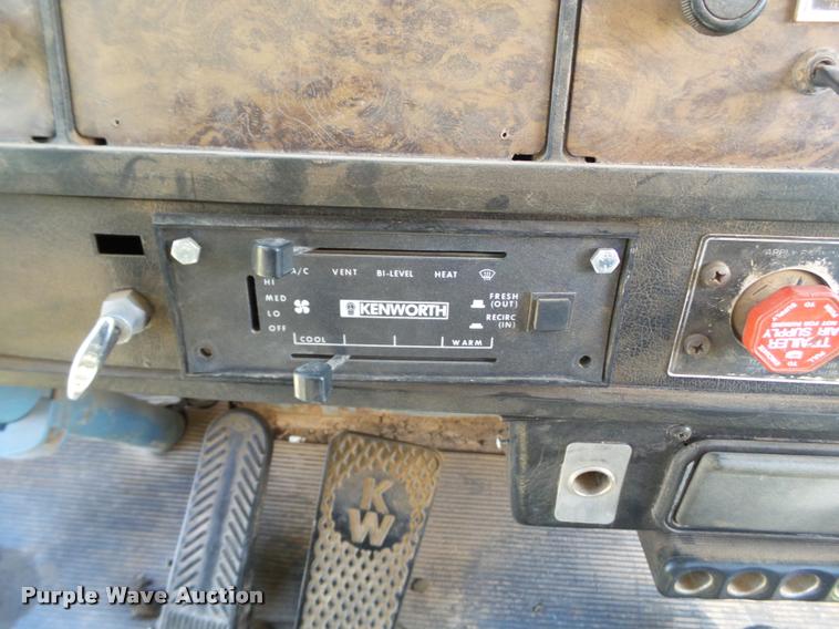 image for item L1563 1987 Kenworth service truck