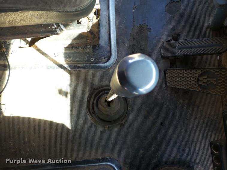 image for item L1563 1987 Kenworth service truck