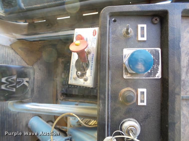 image for item L1563 1987 Kenworth service truck