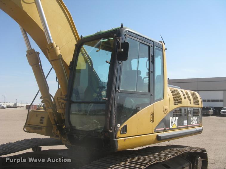 image for item L3982 2005 Caterpillar 322C L excavator
