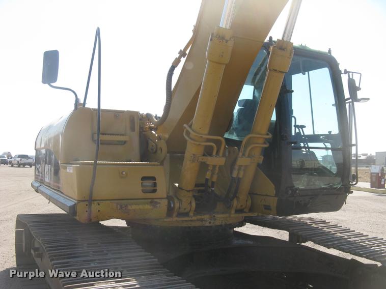 image for item L3982 2005 Caterpillar 322C L excavator