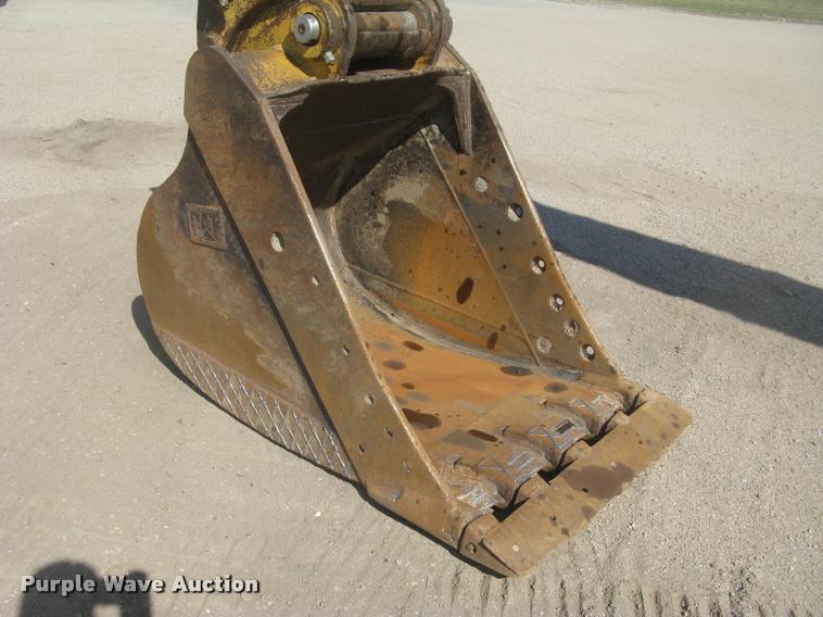 image for item L3982 2005 Caterpillar 322C L excavator