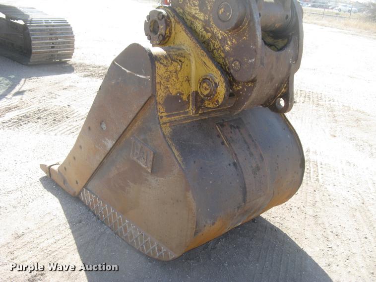 image for item L3982 2005 Caterpillar 322C L excavator
