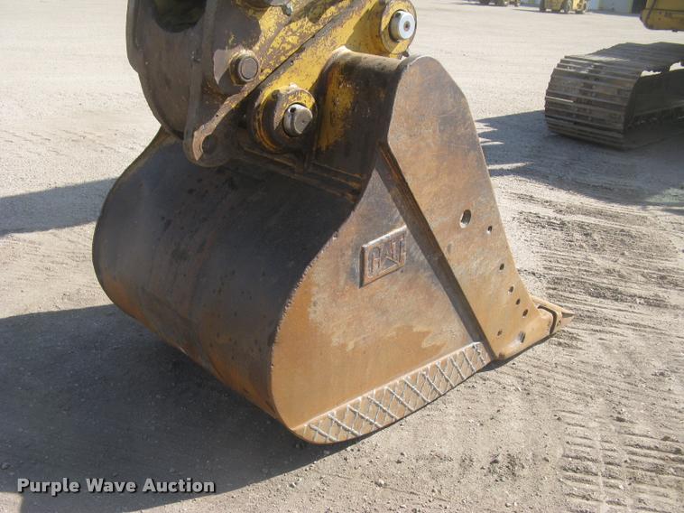 image for item L3982 2005 Caterpillar 322C L excavator
