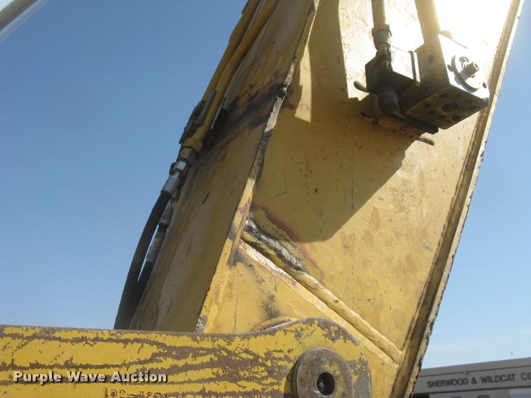 image for item L3982 2005 Caterpillar 322C L excavator