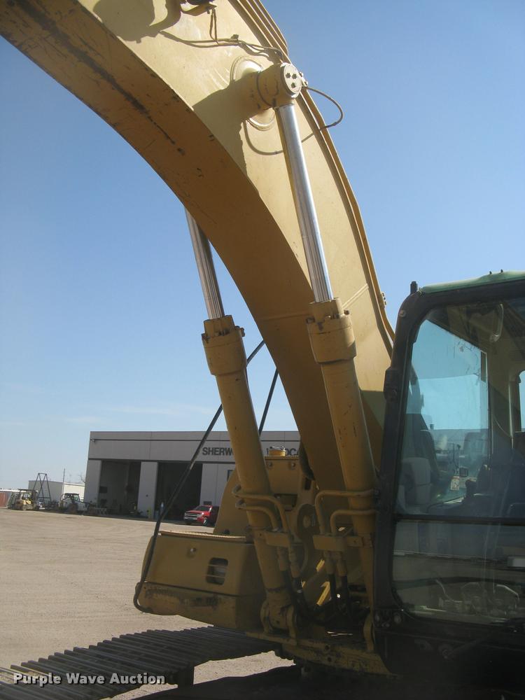 image for item L3982 2005 Caterpillar 322C L excavator