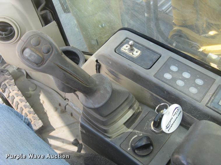 image for item L3982 2005 Caterpillar 322C L excavator