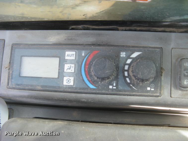 image for item L3982 2005 Caterpillar 322C L excavator