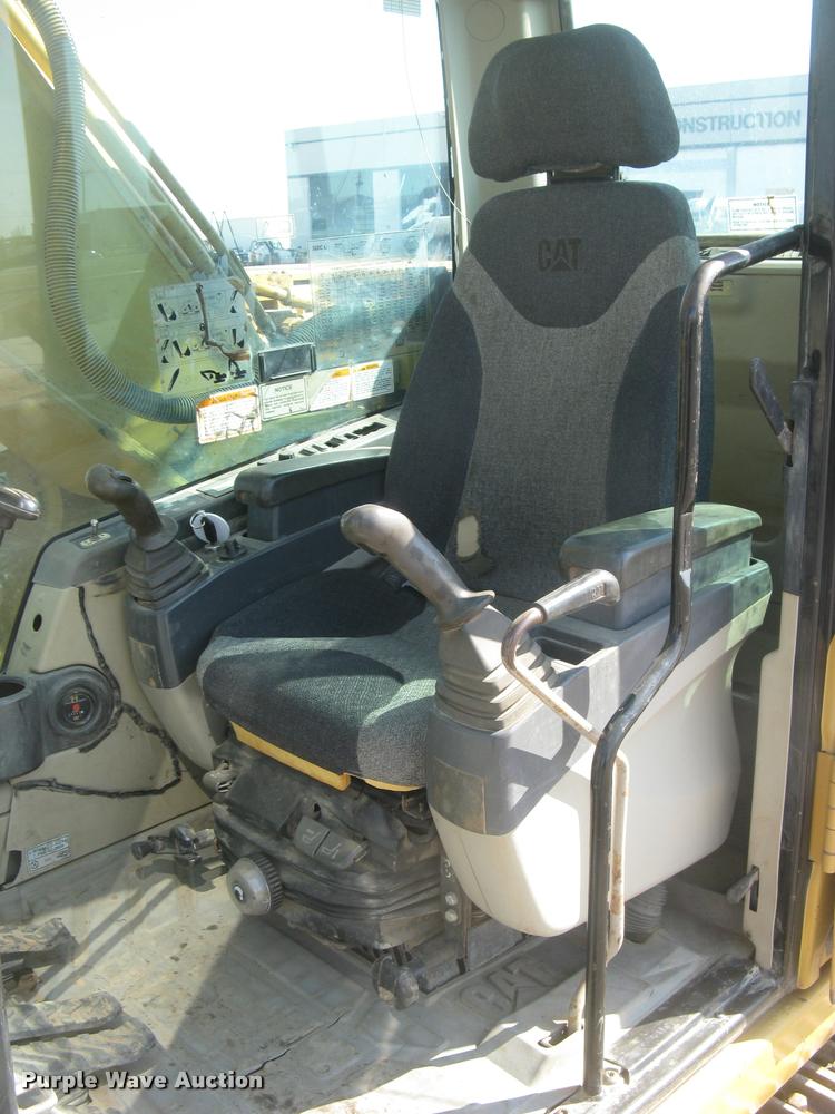 image for item L3982 2005 Caterpillar 322C L excavator