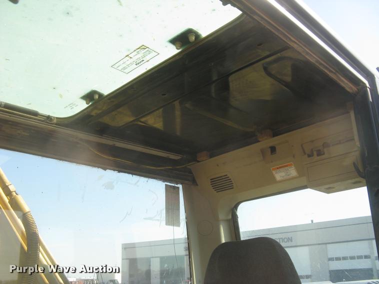 image for item L3982 2005 Caterpillar 322C L excavator