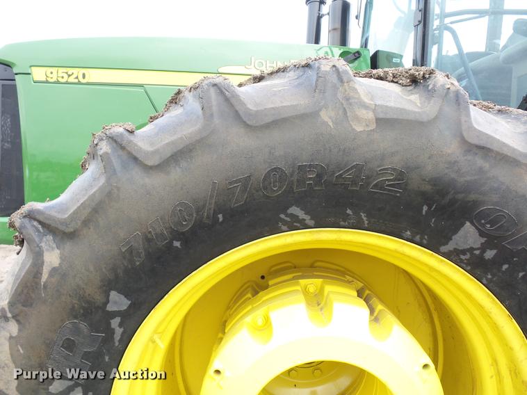 image for item L4658 2004 John Deere 9520 4WD tractor