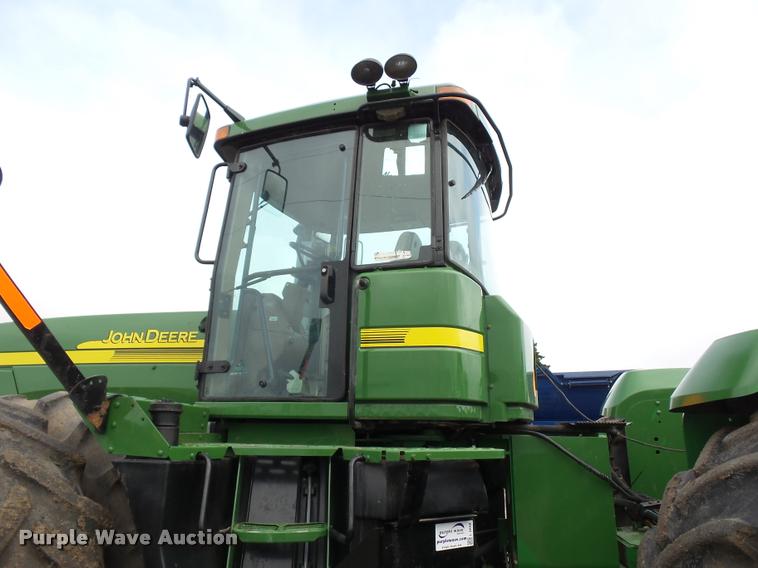 image for item L4658 2004 John Deere 9520 4WD tractor