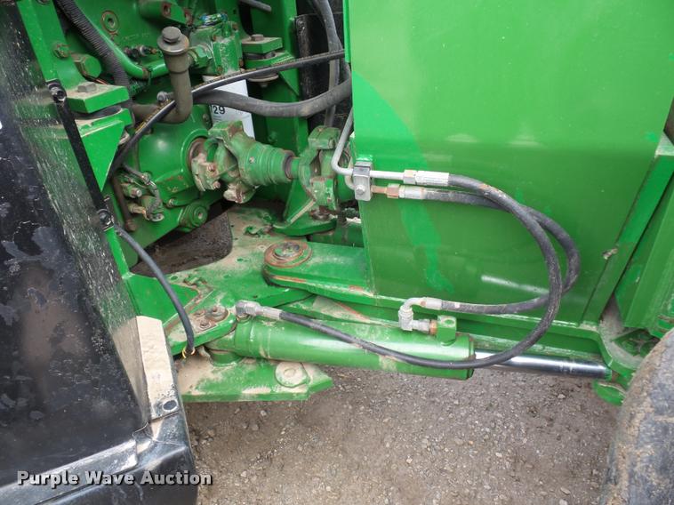 image for item L4658 2004 John Deere 9520 4WD tractor