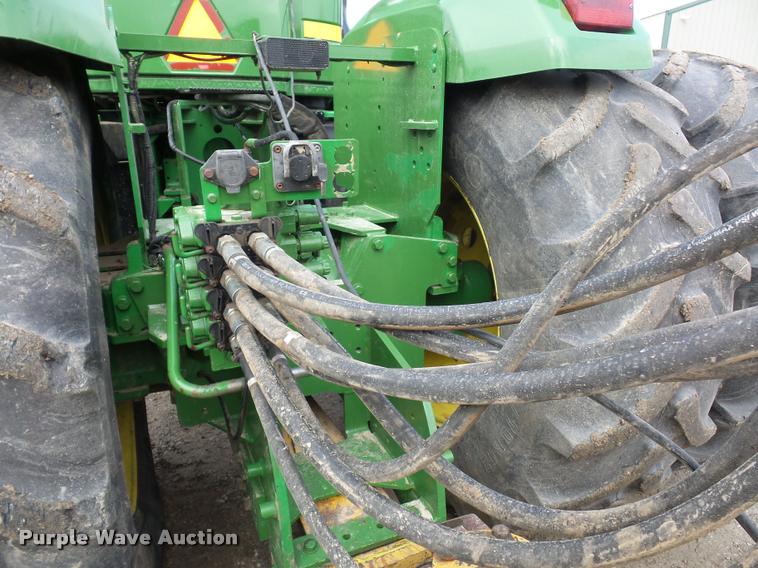 image for item L4658 2004 John Deere 9520 4WD tractor