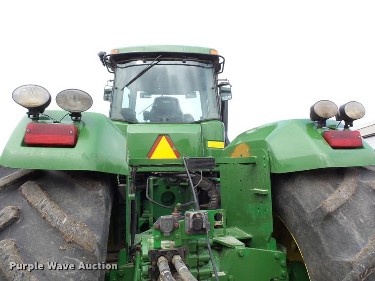 image for item L4658 2004 John Deere 9520 4WD tractor