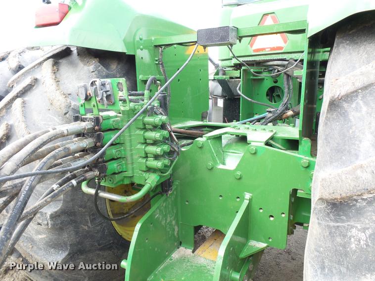 image for item L4658 2004 John Deere 9520 4WD tractor