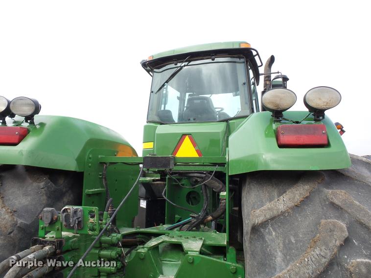image for item L4658 2004 John Deere 9520 4WD tractor
