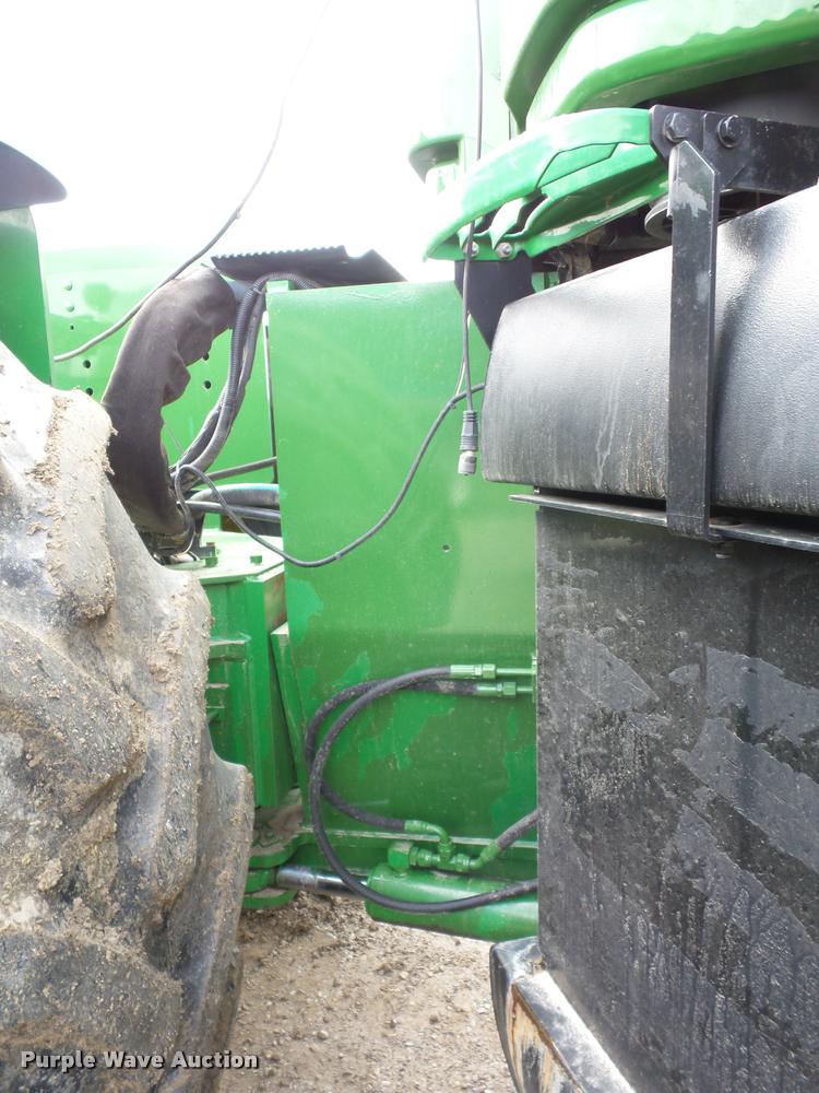 image for item L4658 2004 John Deere 9520 4WD tractor