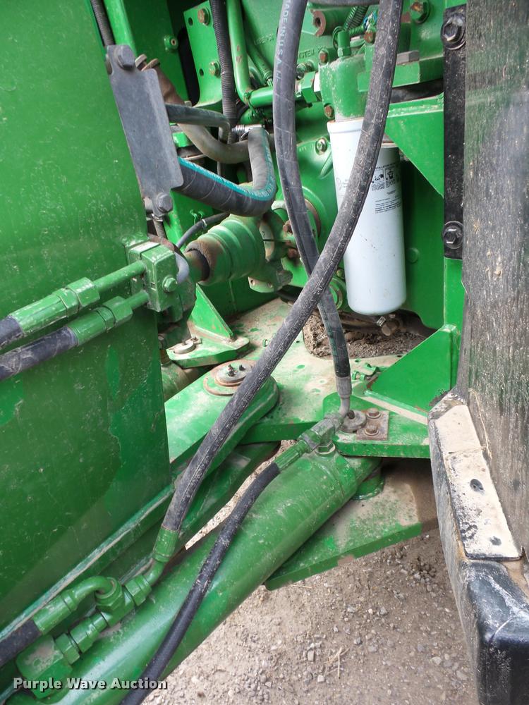 image for item L4658 2004 John Deere 9520 4WD tractor