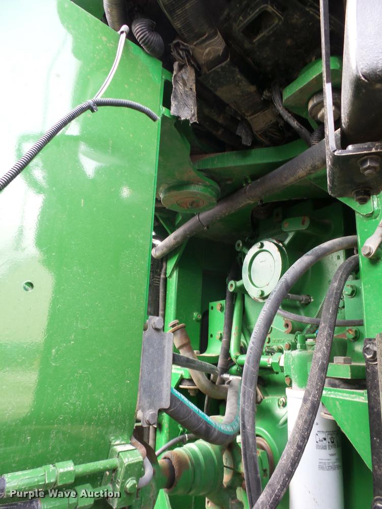 image for item L4658 2004 John Deere 9520 4WD tractor