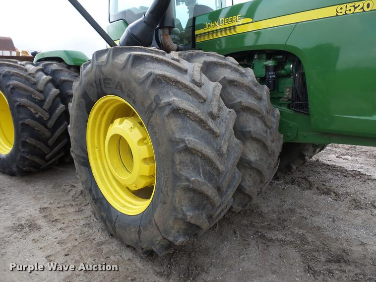 image for item L4658 2004 John Deere 9520 4WD tractor