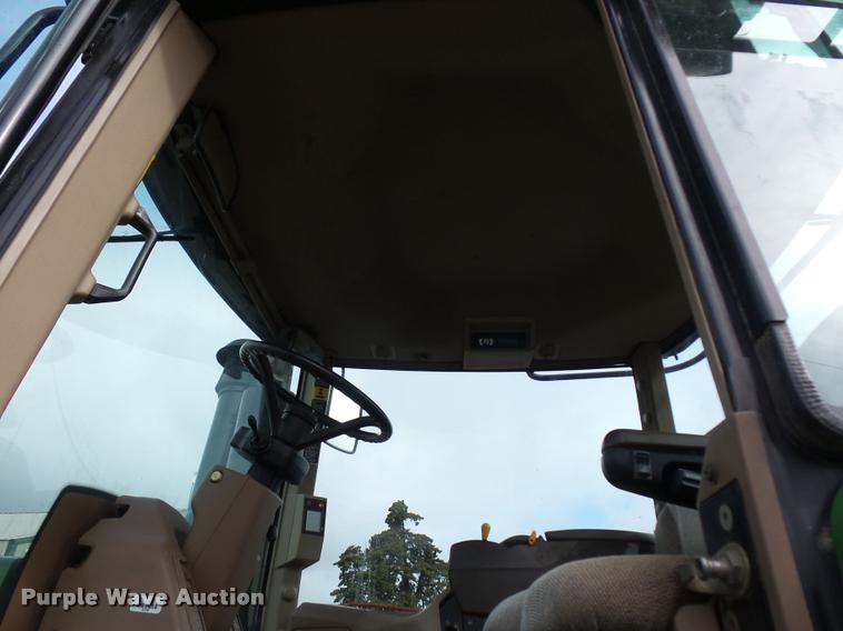 image for item L4658 2004 John Deere 9520 4WD tractor