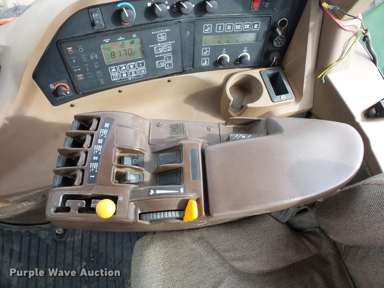 image for item L4658 2004 John Deere 9520 4WD tractor