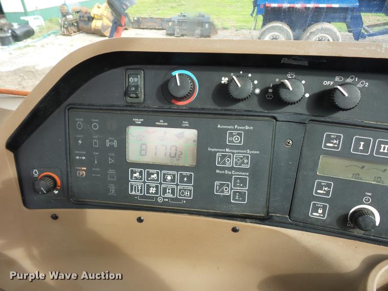 image for item L4658 2004 John Deere 9520 4WD tractor