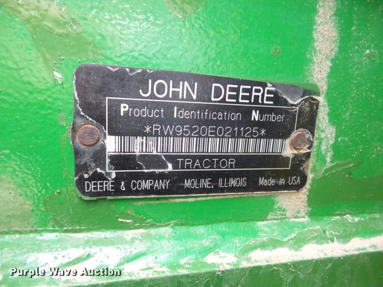 image for item L4658 2004 John Deere 9520 4WD tractor
