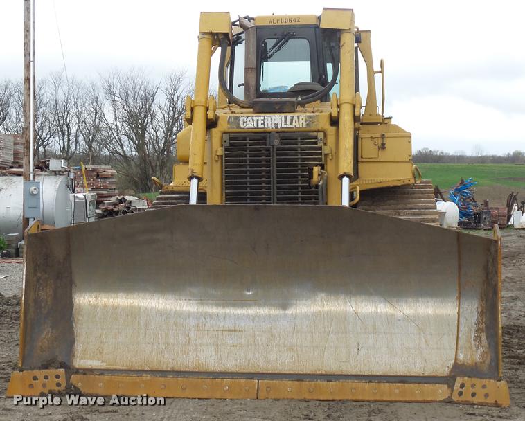 image for item L4659 2005 Caterpillar D6R XW Series II dozer