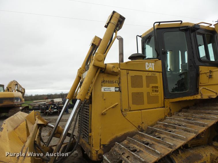 image for item L4659 2005 Caterpillar D6R XW Series II dozer