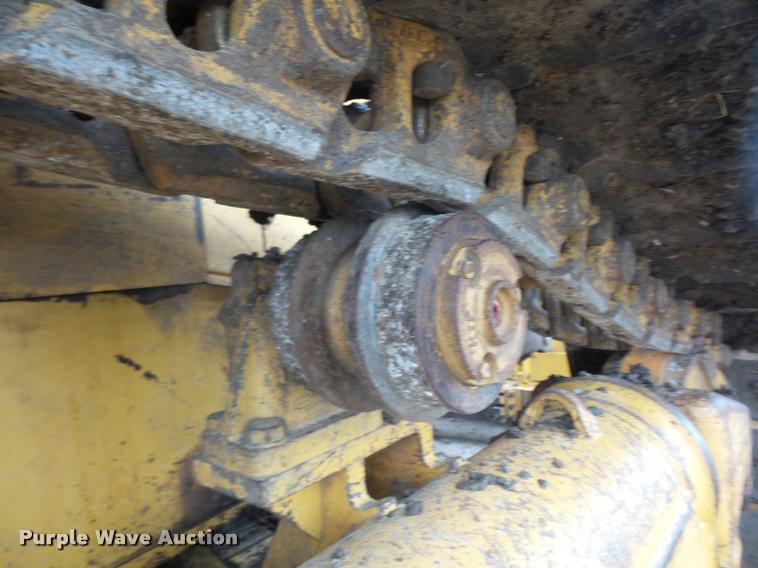image for item L4659 2005 Caterpillar D6R XW Series II dozer