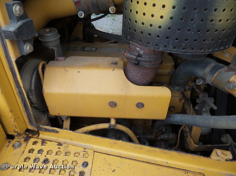 image for item L4659 2005 Caterpillar D6R XW Series II dozer