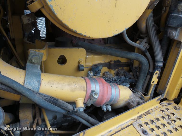 image for item L4659 2005 Caterpillar D6R XW Series II dozer
