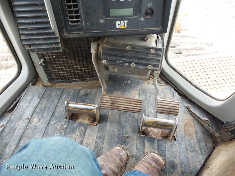 image for item L4659 2005 Caterpillar D6R XW Series II dozer