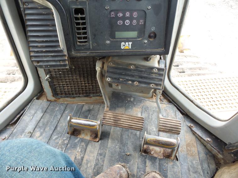 image for item L4659 2005 Caterpillar D6R XW Series II dozer