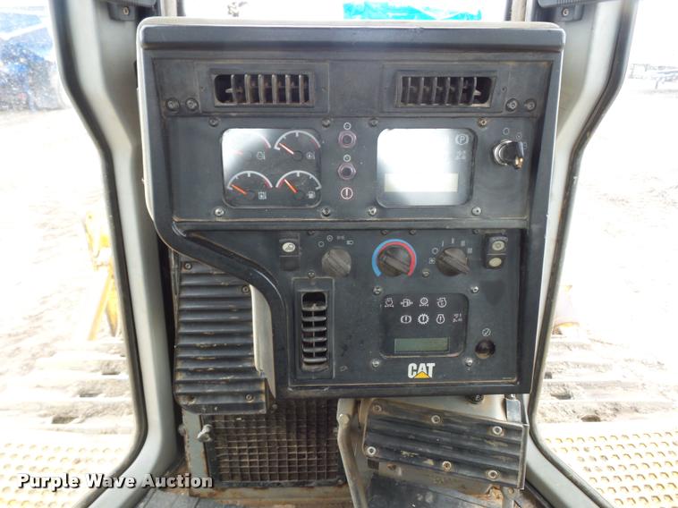 image for item L4659 2005 Caterpillar D6R XW Series II dozer