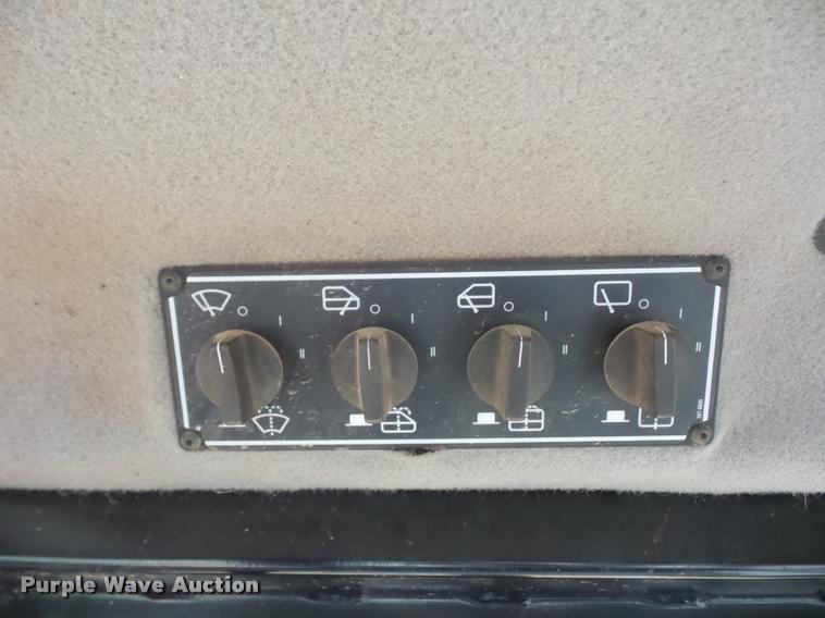 image for item L4659 2005 Caterpillar D6R XW Series II dozer