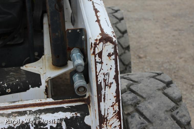 image for item L4960 2000 Bobcat 763 skid steer