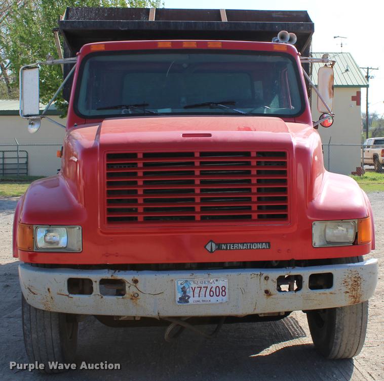 image for item L4961 1996 International 4900 dump truck
