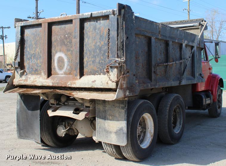 image for item L4961 1996 International 4900 dump truck