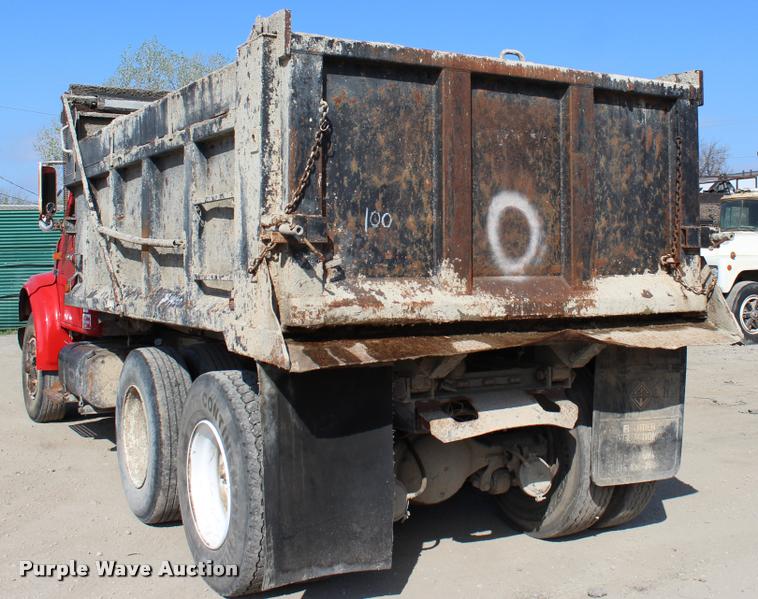 image for item L4961 1996 International 4900 dump truck