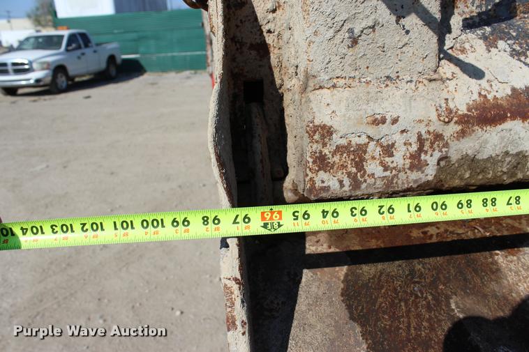 image for item L4961 1996 International 4900 dump truck