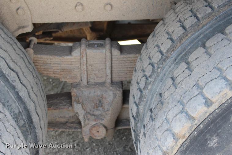 image for item L4961 1996 International 4900 dump truck