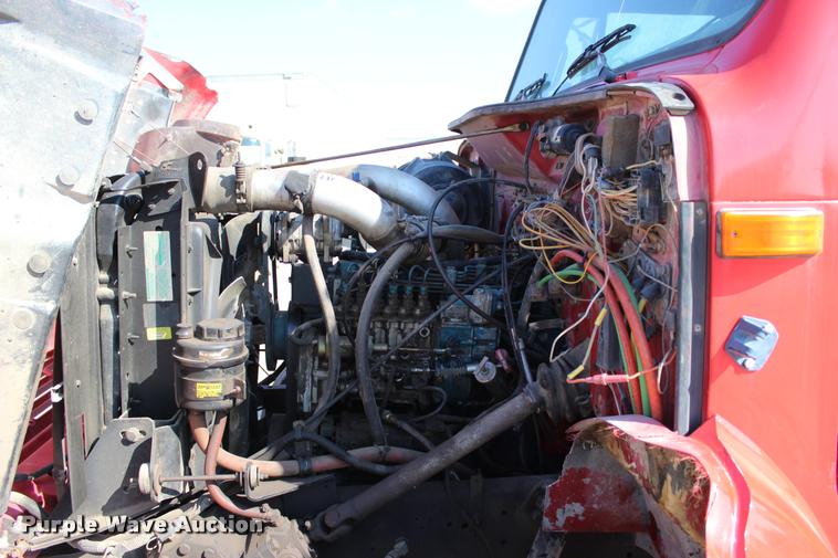 image for item L4961 1996 International 4900 dump truck