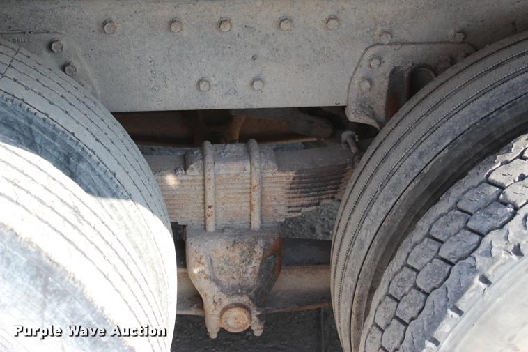 image for item L4961 1996 International 4900 dump truck