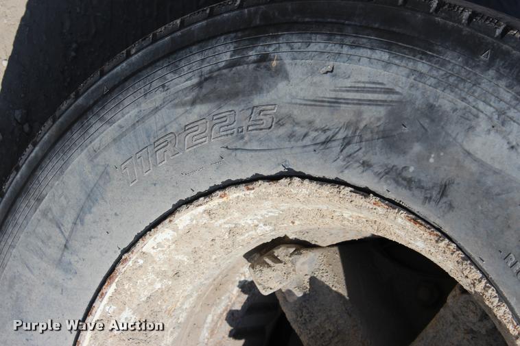 image for item L4961 1996 International 4900 dump truck