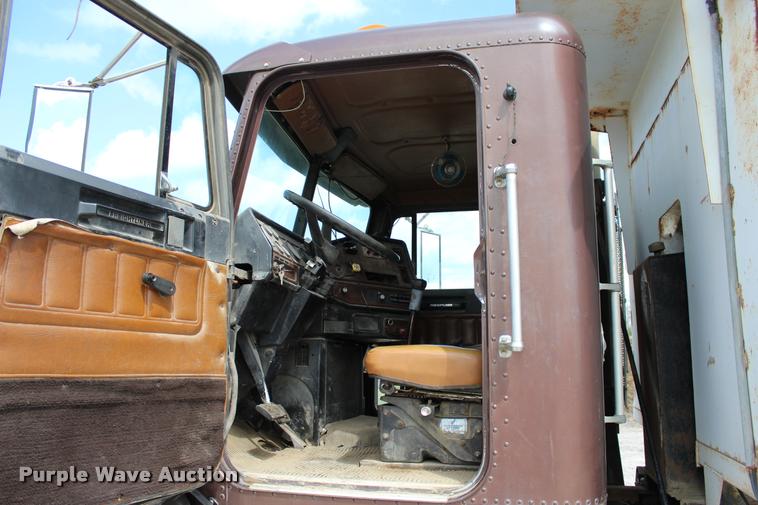 image for item L4970 1990 Freightliner FLD dump truck